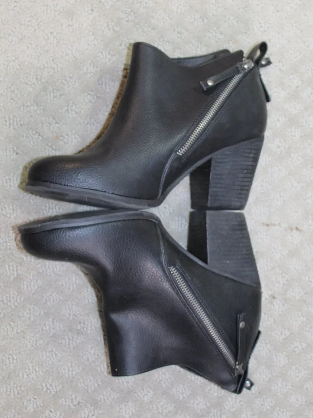 Torrid Women's Size 9WW Black Faux Leather Ankle Bootie Side Zip Round Toe